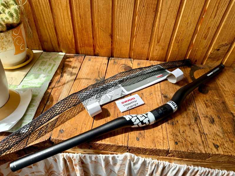 Руль Truvativ Hussefelt 700 + грипсы Truvativ в подарок!