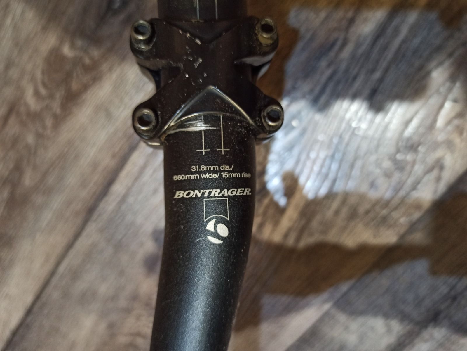 Руль 660 мм. 31.8 мм. Bontrager с выносом 1.1/8