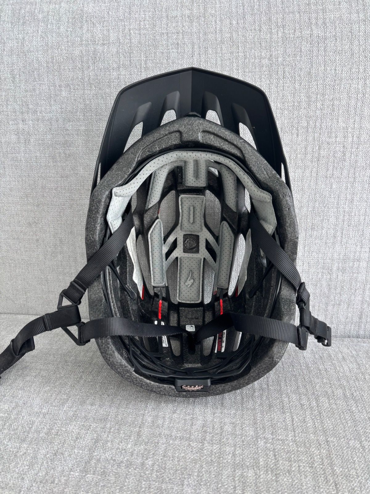 Шлем Specialized