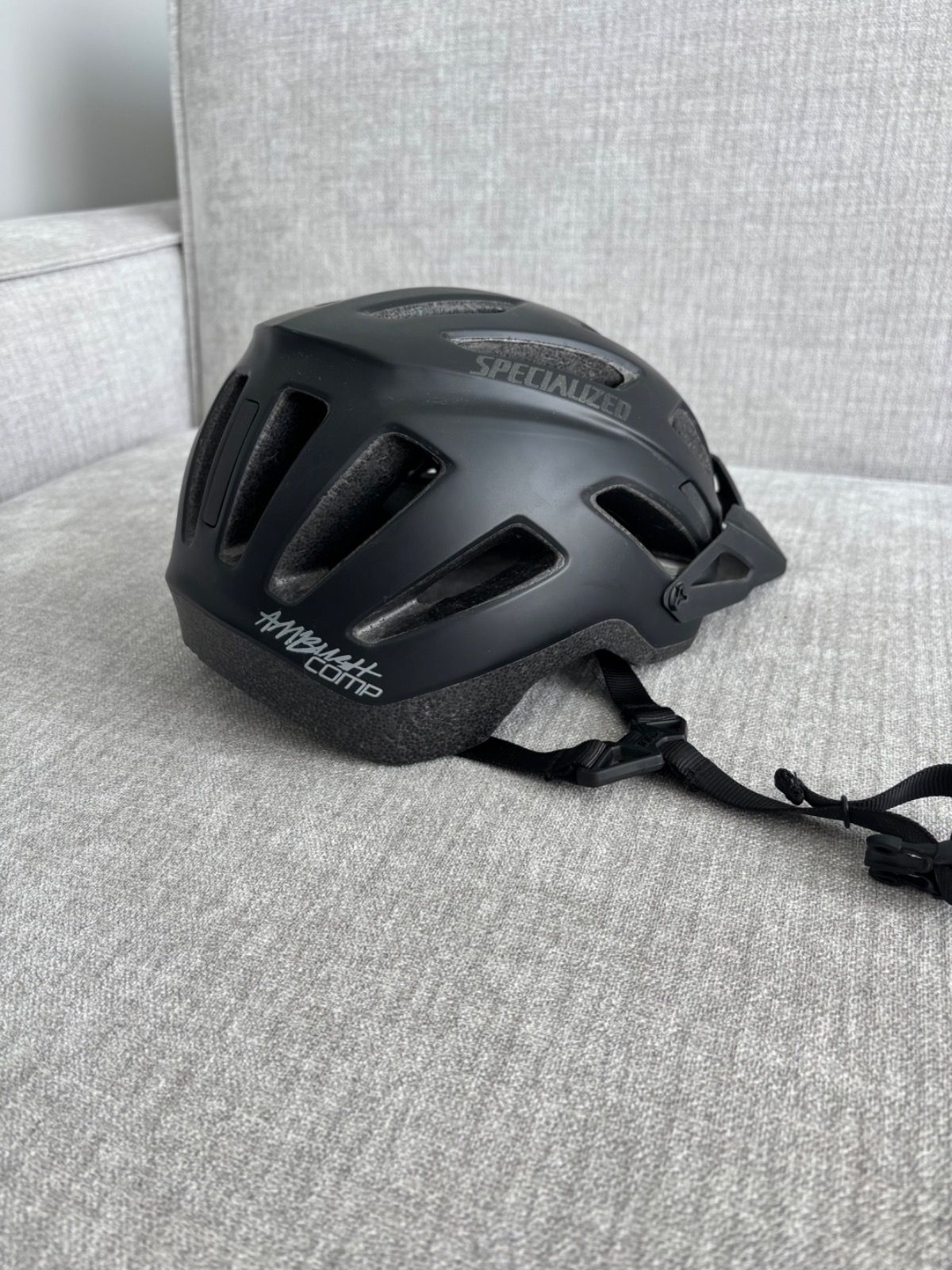 Шлем Specialized