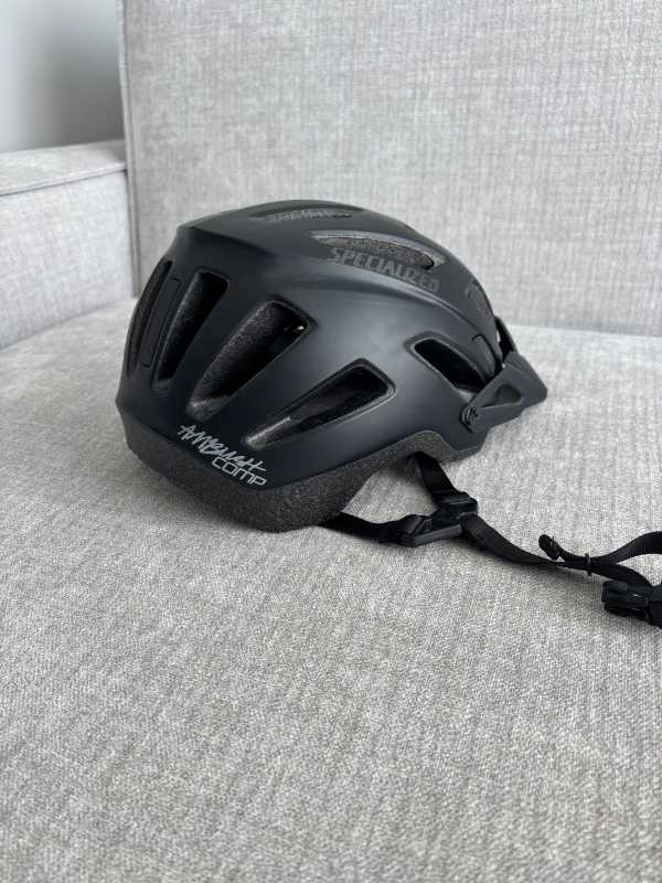 Шлем Specialized