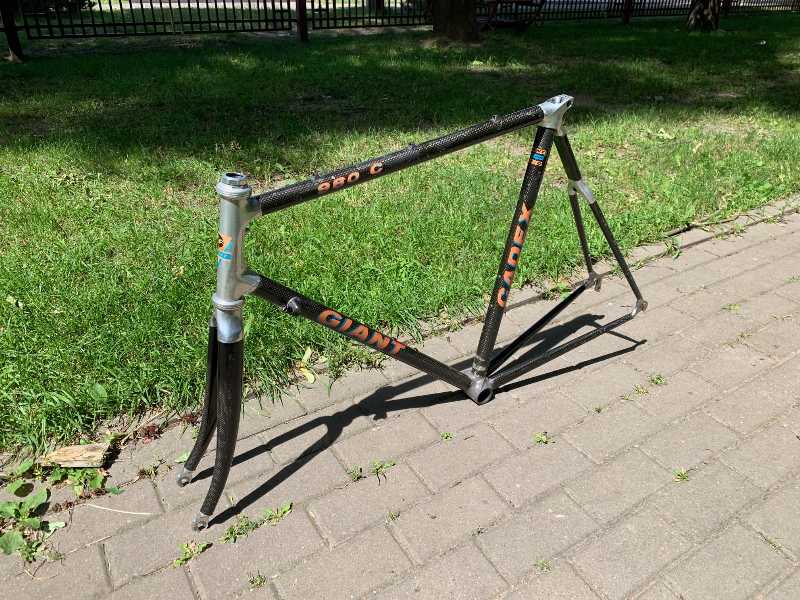 Карбоновая рама Giant Cadex 980c, вилка Kinesis, рулевая Shimano