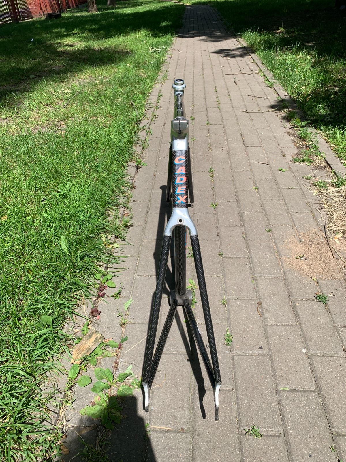 Карбоновая рама Giant Cadex 980c, вилка Kinesis, рулевая Shimano