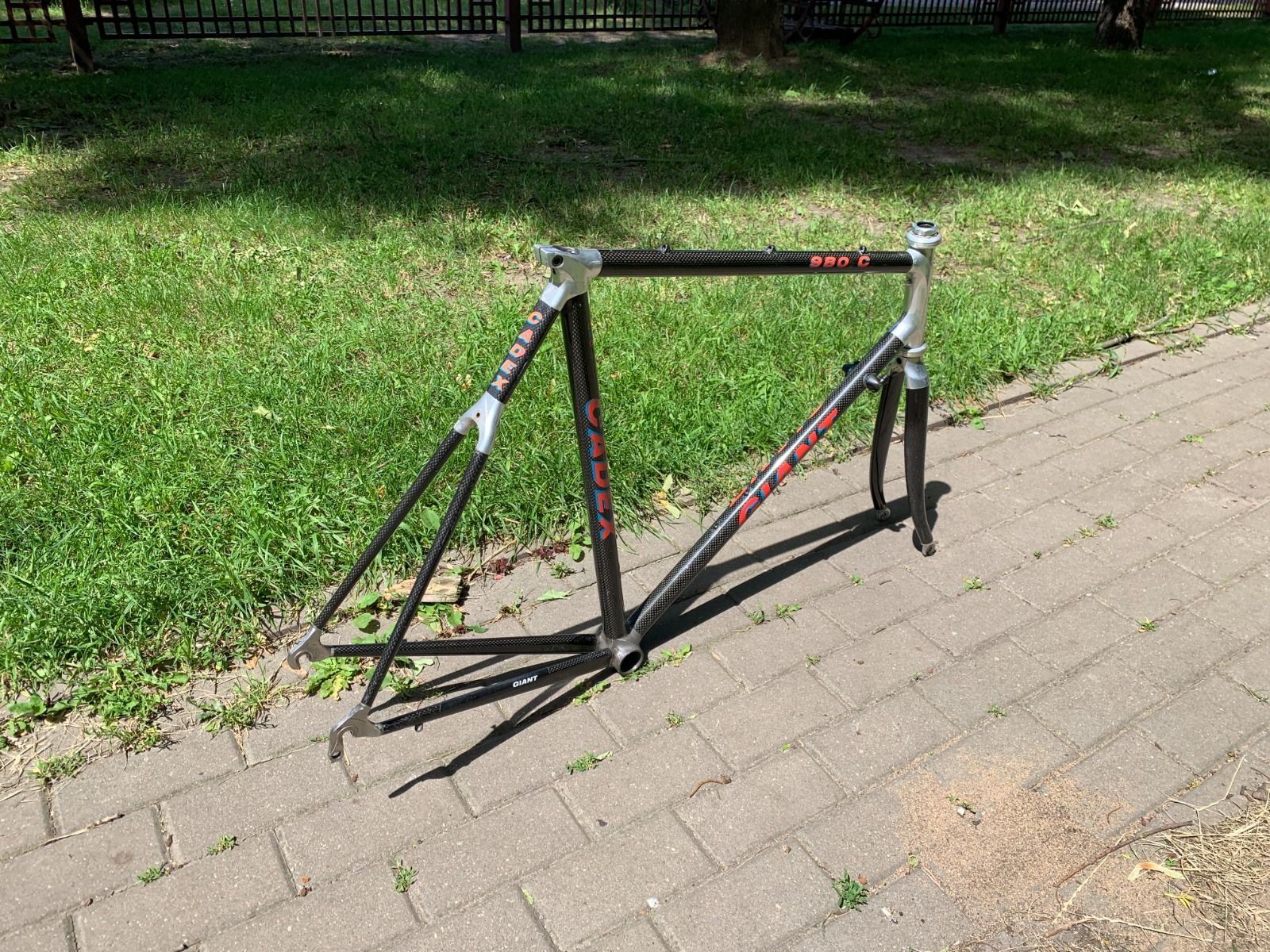 Карбоновая рама Giant Cadex 980c, вилка Kinesis, рулевая Shimano