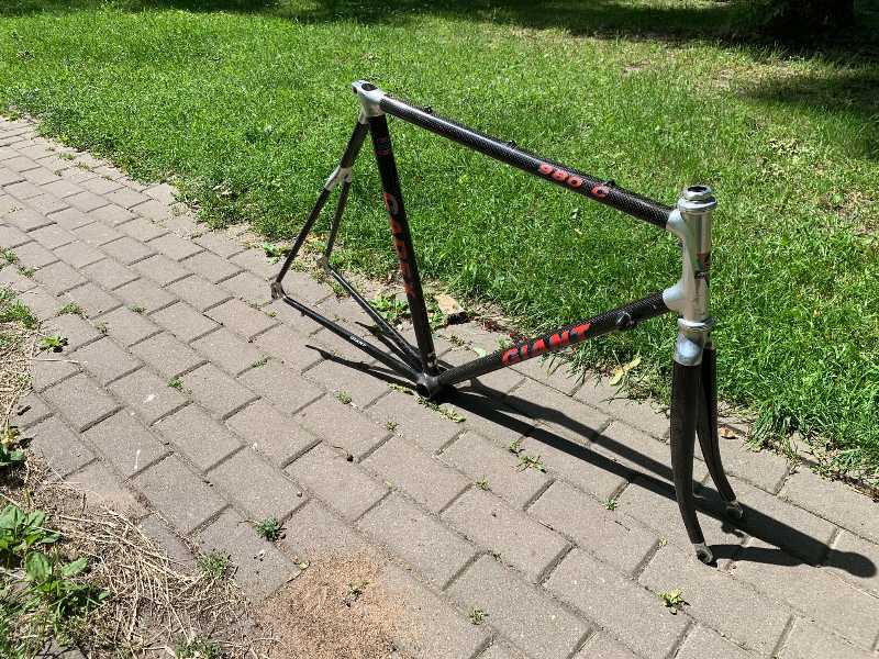 Карбоновая рама Giant Cadex 980c, вилка Kinesis, рулевая Shimano