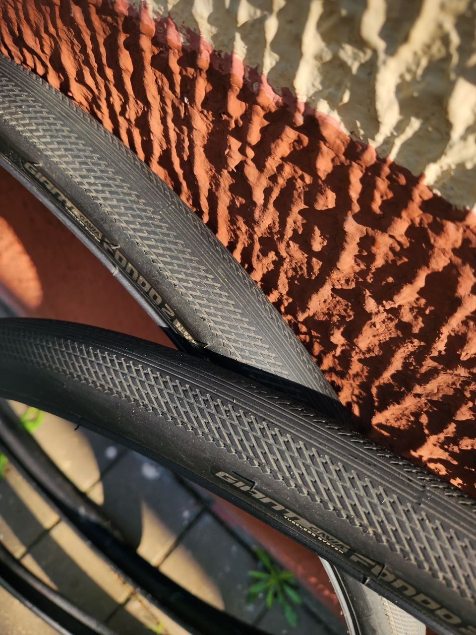 Бескамерные покрышки Giant Fondo 2 700-32C