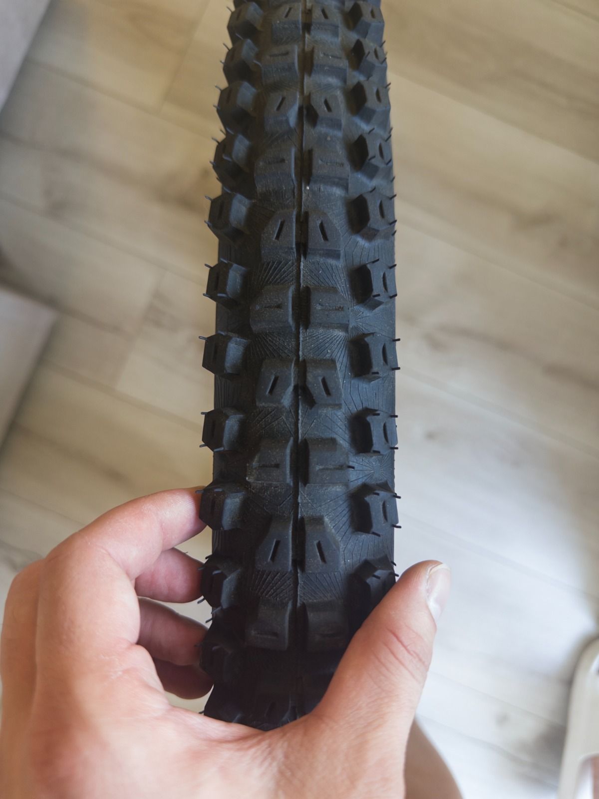 Покрышка Continental Kryptotal 27.5x2.4