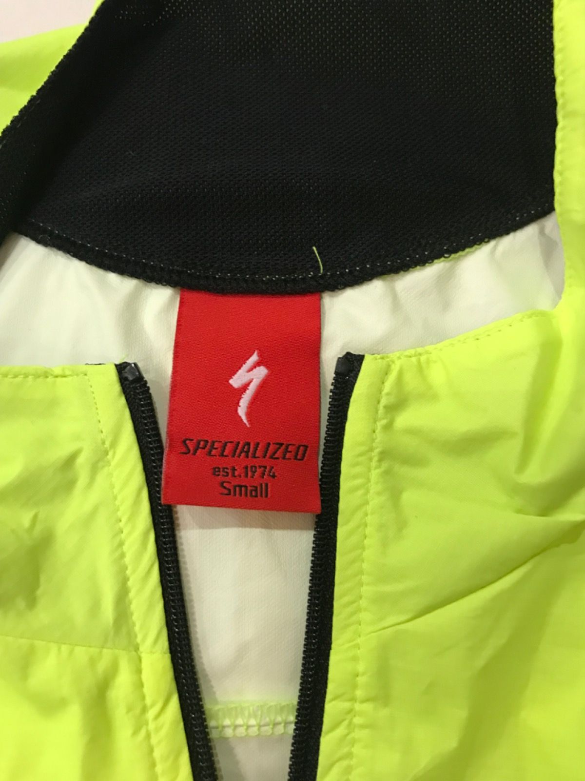 Жилетка  ветрозащитная\ дождевая SPECIALIZED original Размер S