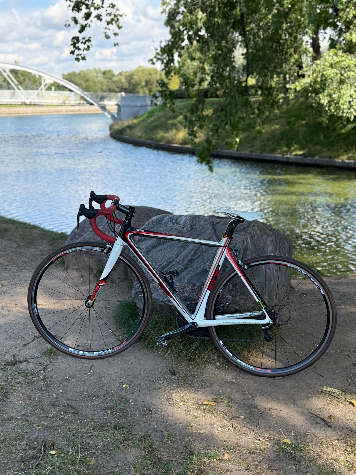 Карбоновый шоссейник GT, Tiagra, рама S/ЕТТ 540,