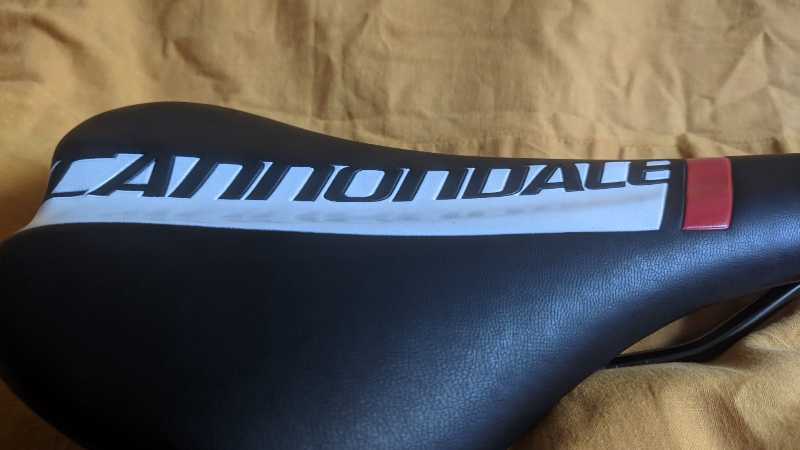 Седло Cannondale ( Cionlli ) , размер 28 на 16 см , новое .