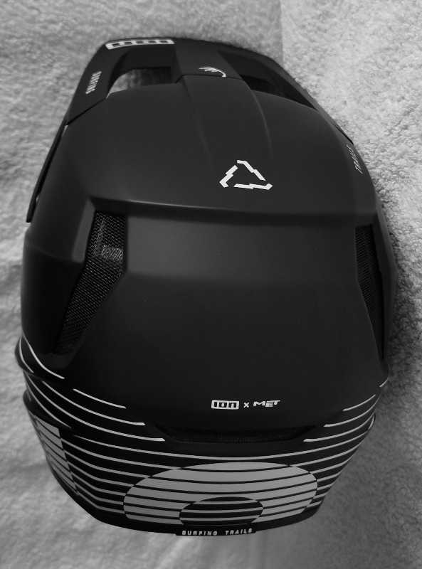 Полнолицевой шлем (фулфейс) ION Scrub Amp Helmet. Европа