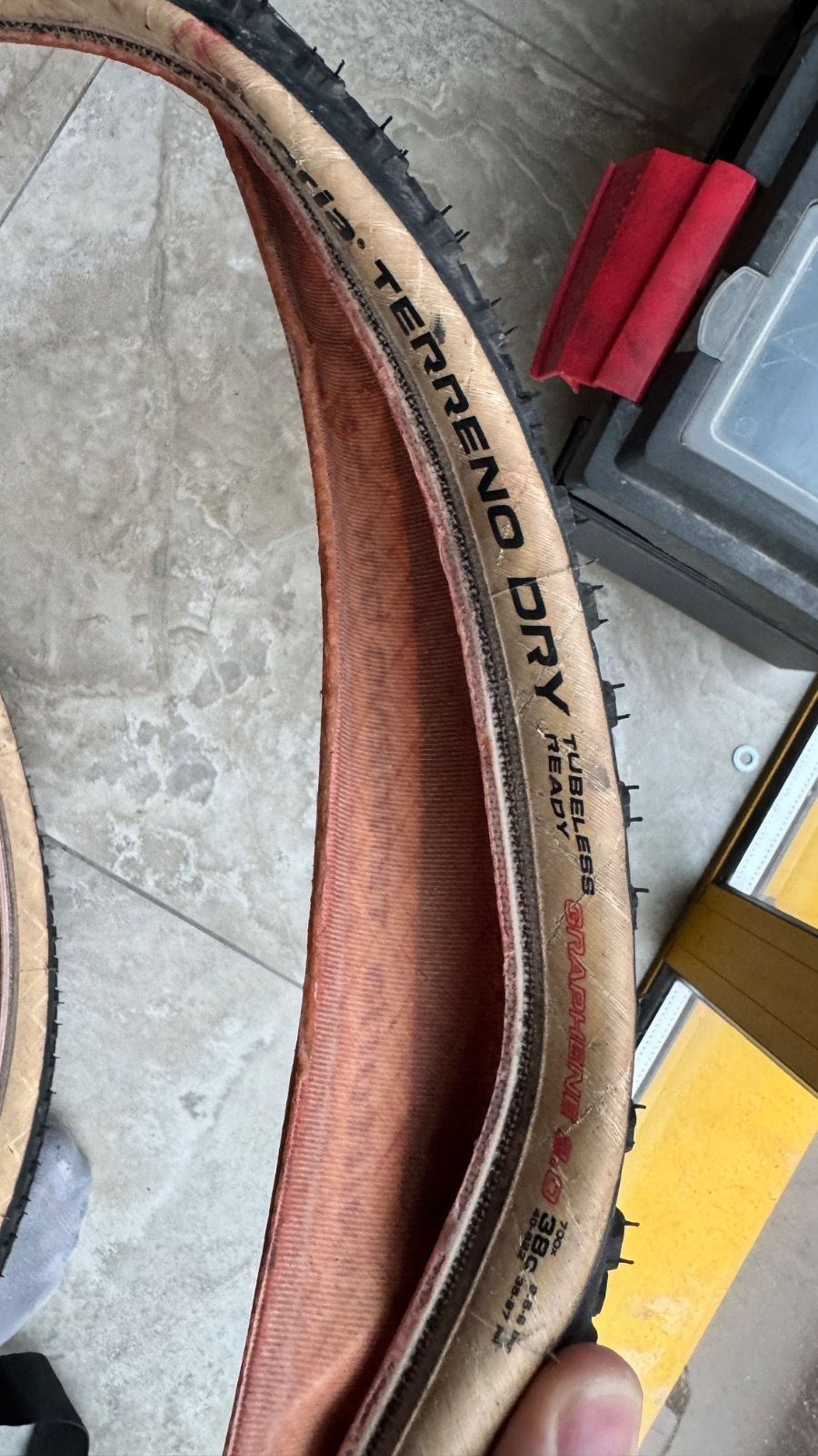 Покрышка 700c*38 Vittoria terreno dry TLR на докатку