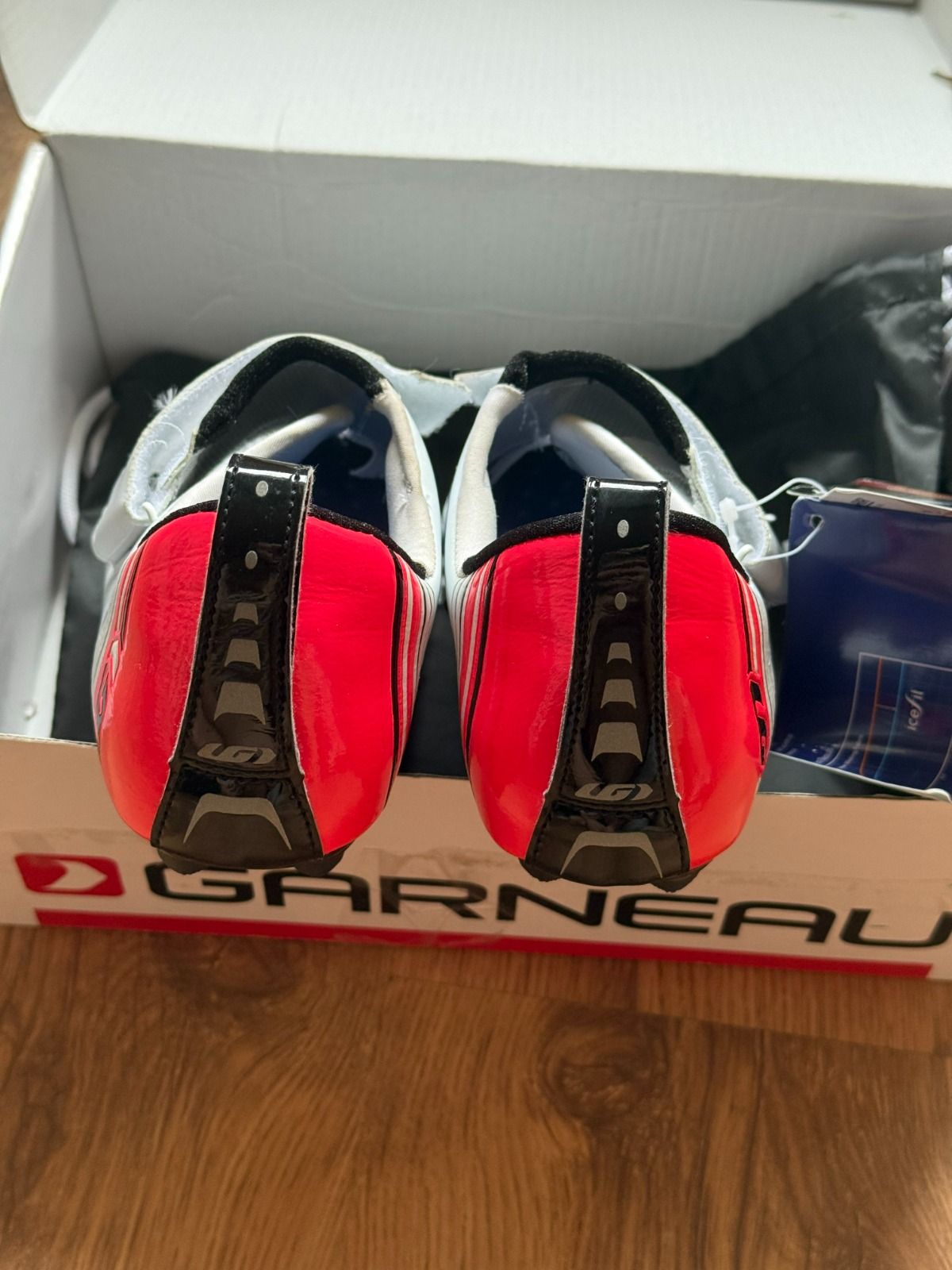 Louis Garneau Tri-400. 42 EU.