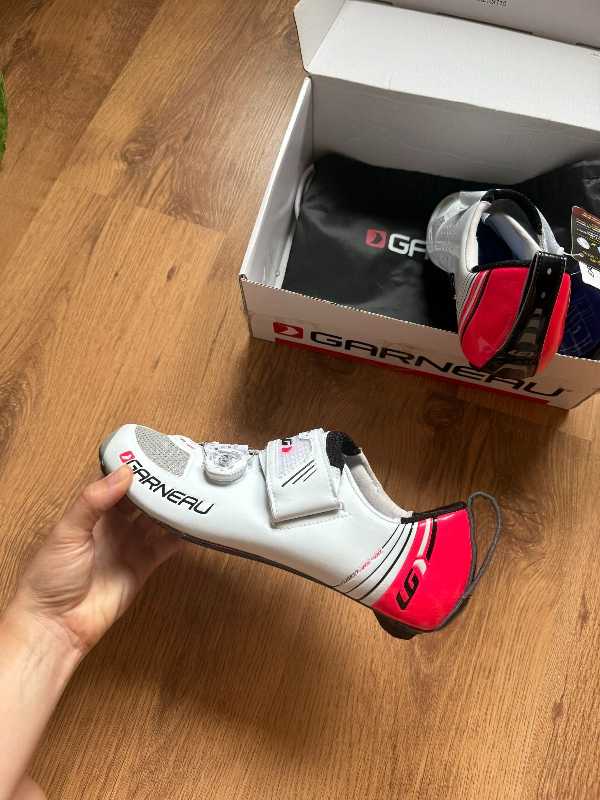 Louis Garneau Tri-400. 42 EU.