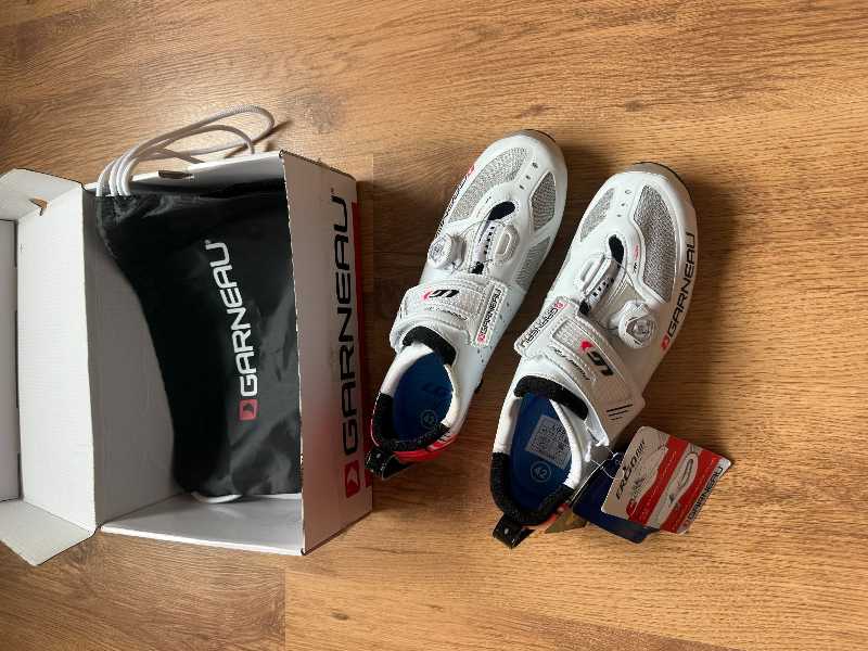 Louis Garneau Tri-400. 42 EU.