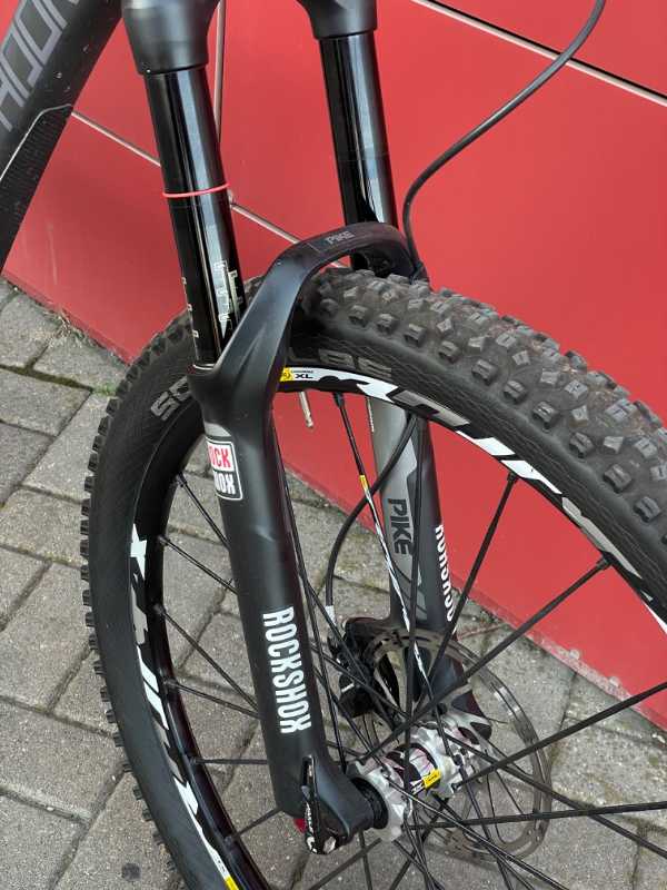 Radon Slide 160 Carbon 9.0