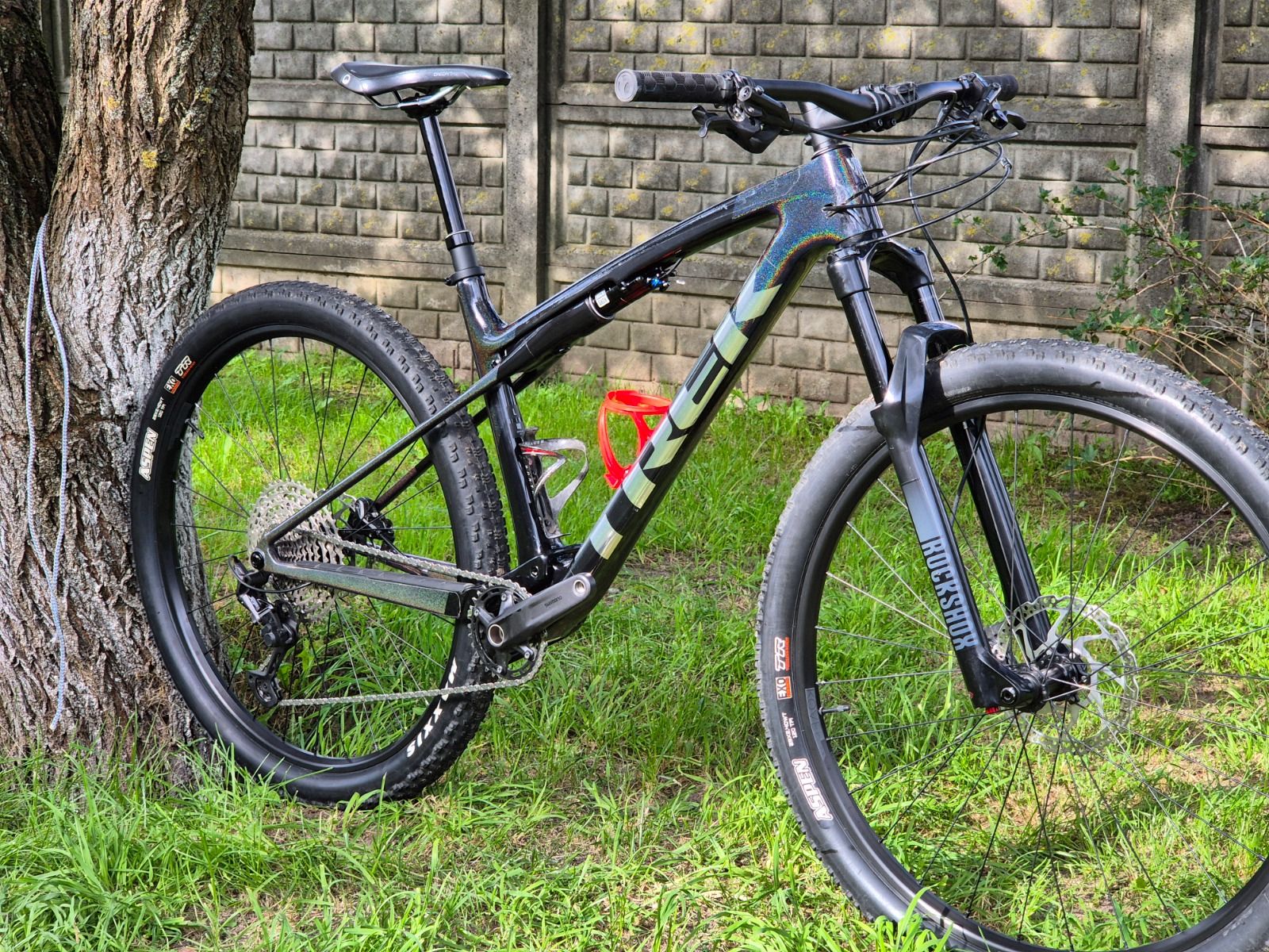 Trek supercaliber 9.6 GEN 2 2025 L размер карбоновый двухподвесный кросс-кантрийный велосипед