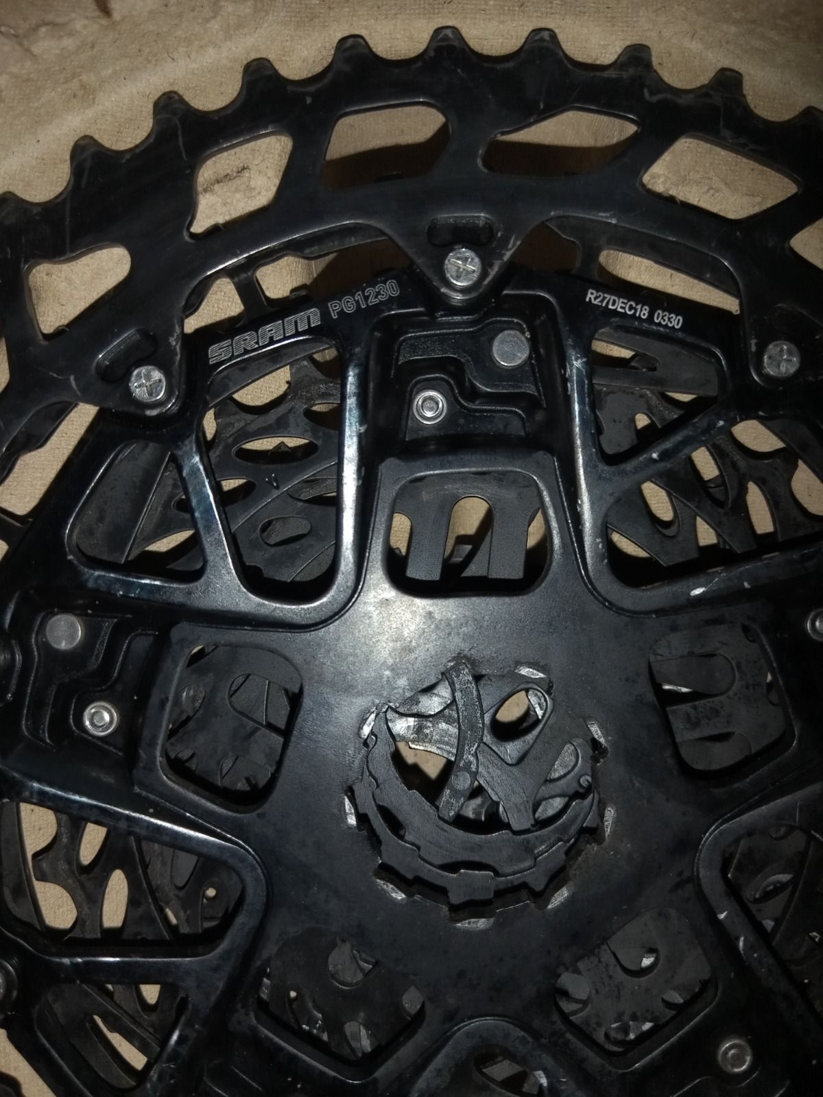 SRAM NX PG1230 (12ск) + передняя звезда 30t+ переключатель SRAM NX  + монетка SRAM SX + задняя втулка Shimano FH-MT400B boost CL (люфт подшипника) + педали