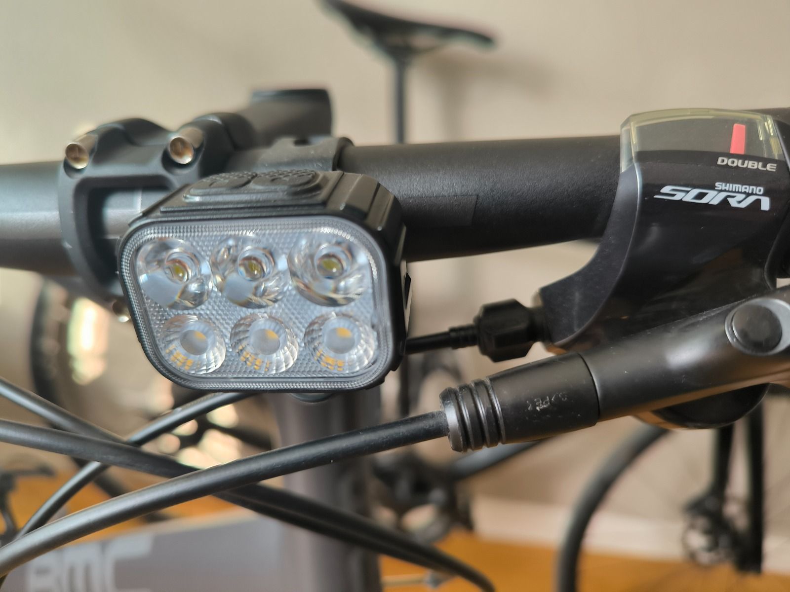 Велосипед городской BMC ALPENCHALLENGE THREE - SORA 2x9