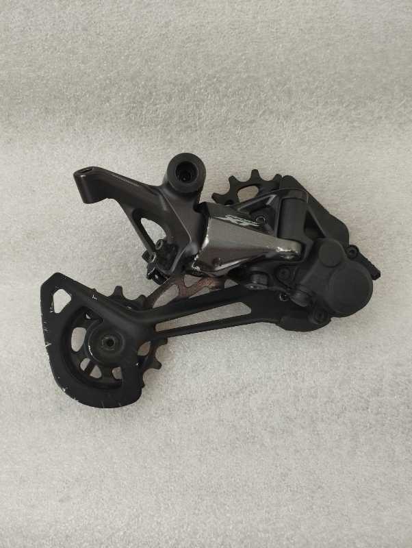 Задний переключатель Shimano Deore XT RD-M8120