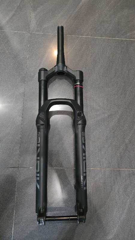Вилка RockShox Lyric Select+ 150 мм