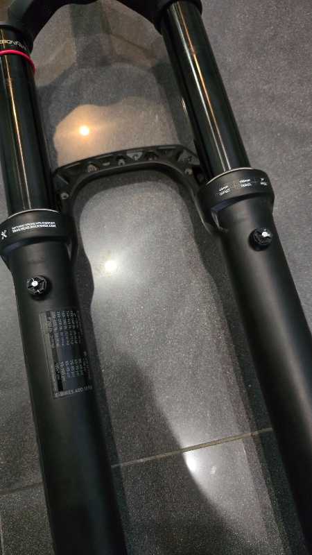 Вилка RockShox Lyric Select+ 150 мм