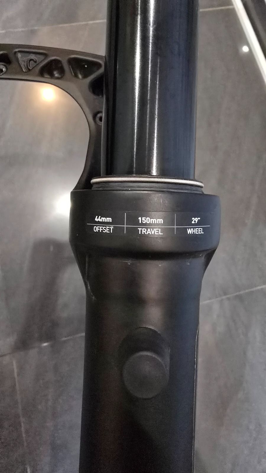 Вилка RockShox Lyric Select+ 150 мм