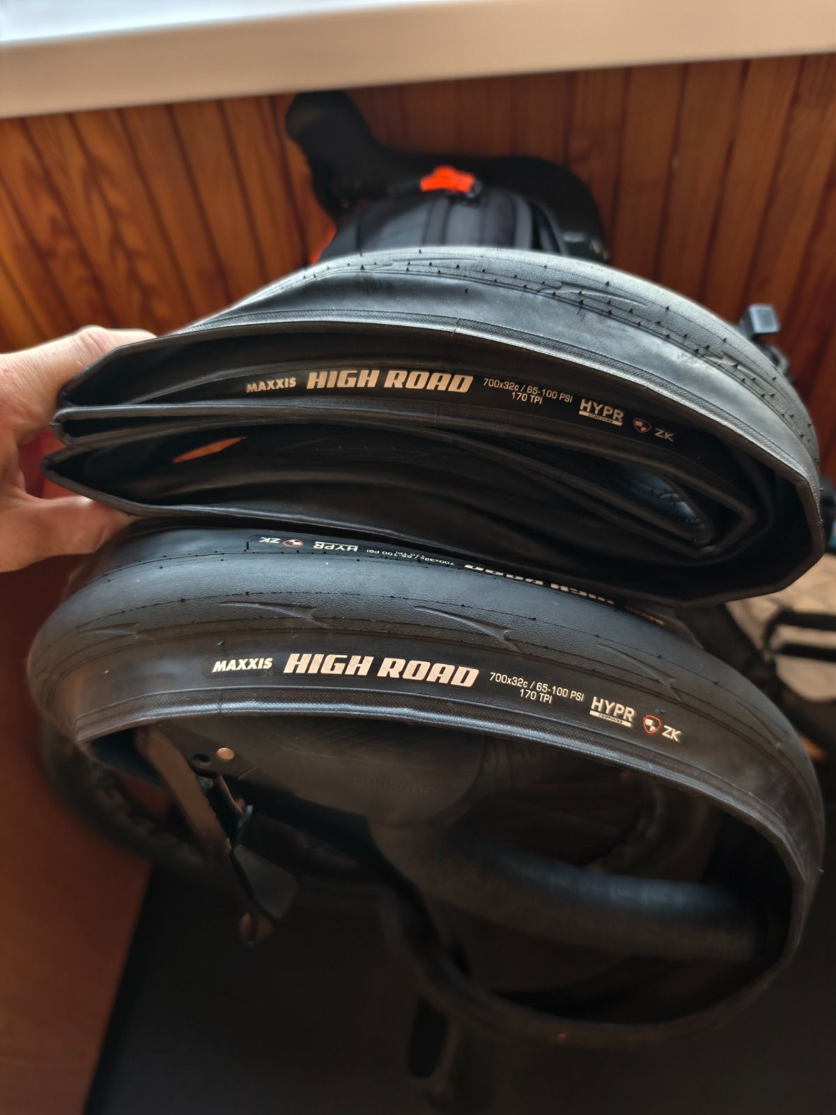Покрышки+камеры 700*32с Maxxis High Road HYPR