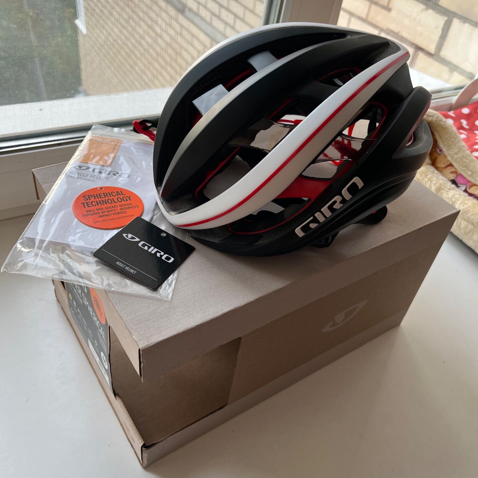 Шлем Giro Aether MIPS M