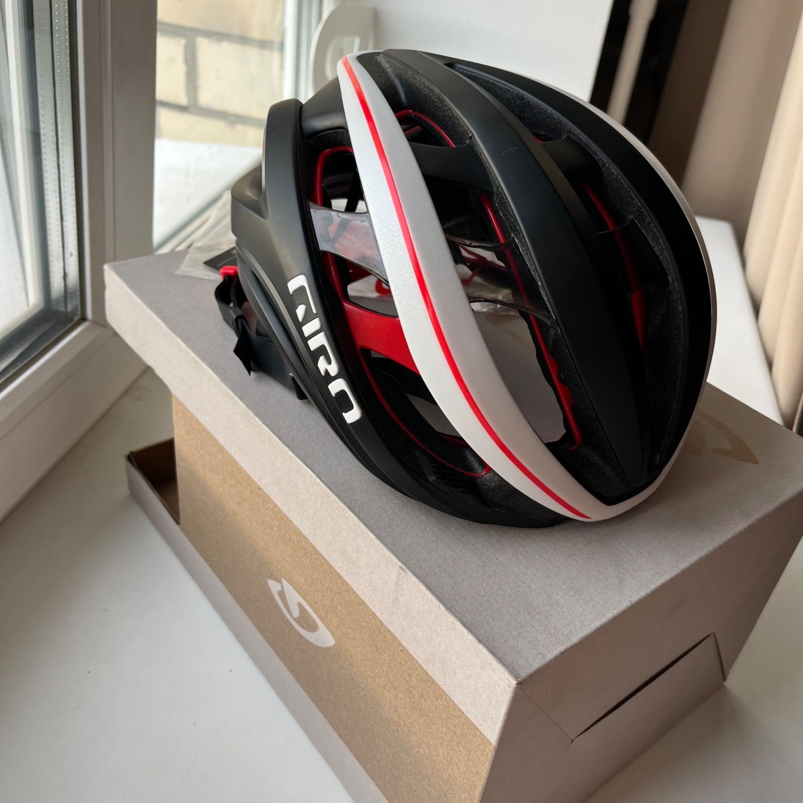Шлем Giro Aether MIPS M