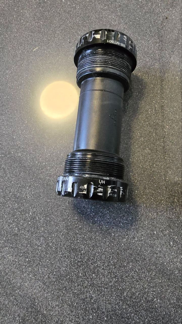 Каретка Shimano XT BB-MT801