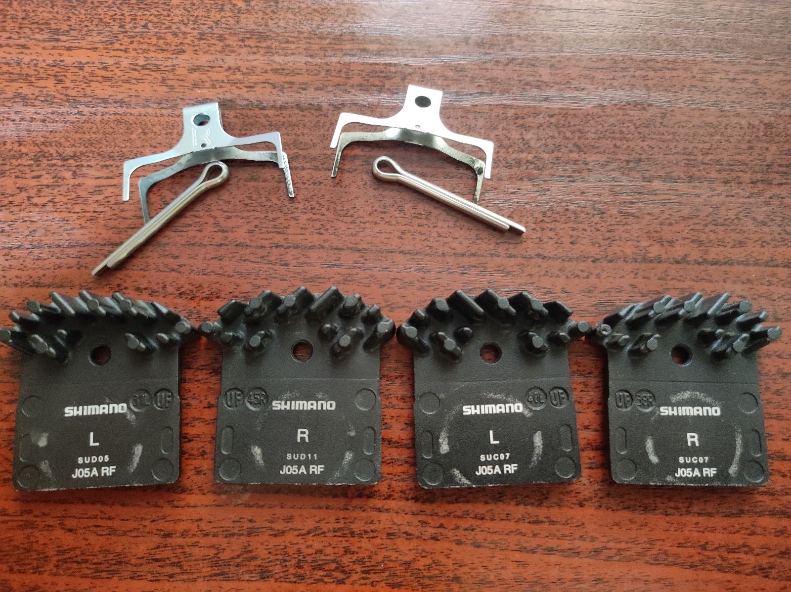 Тормозные колодки SHIMANO J05A-RF RESIN Немного б/у