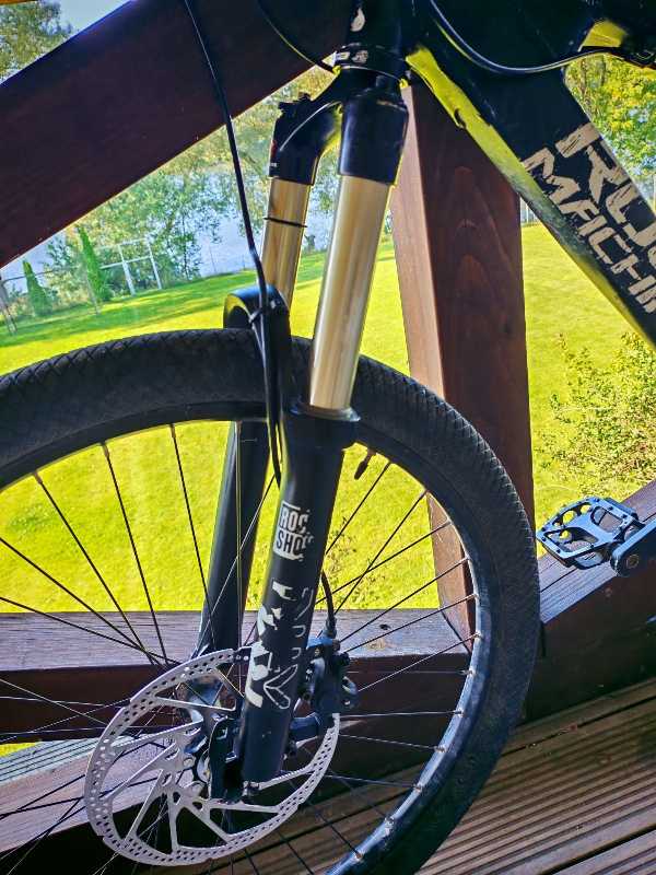 Вилка воздушная Rock shox