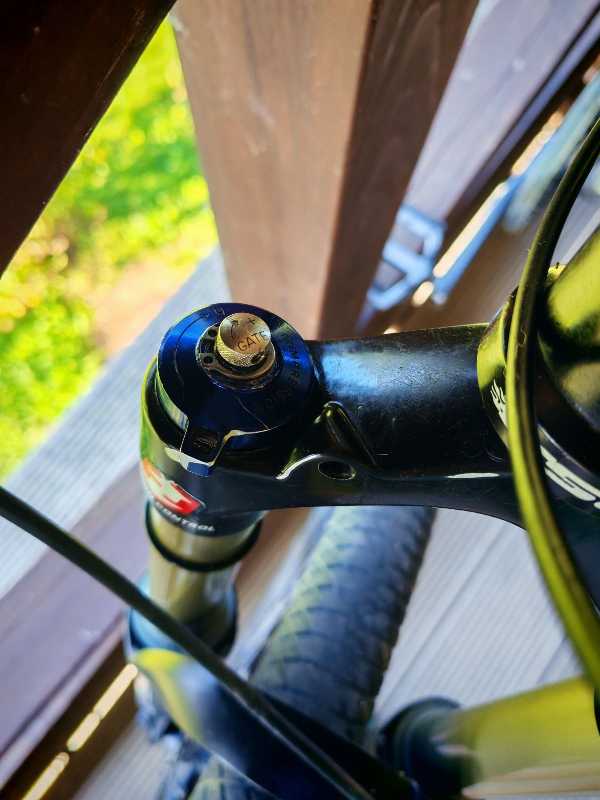 Вилка воздушная Rock shox