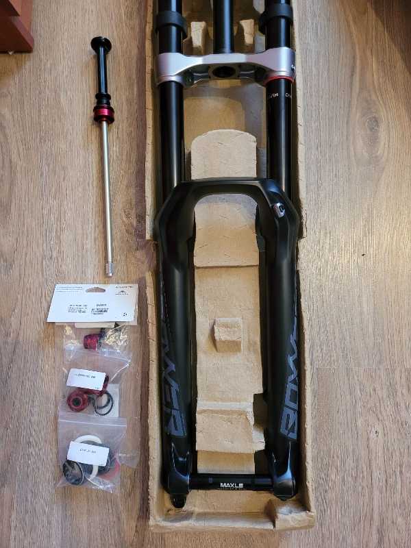 Вилка Rockshox Boxxer 2023г 180 и 200мм пружины, ремка 200ч, вынос