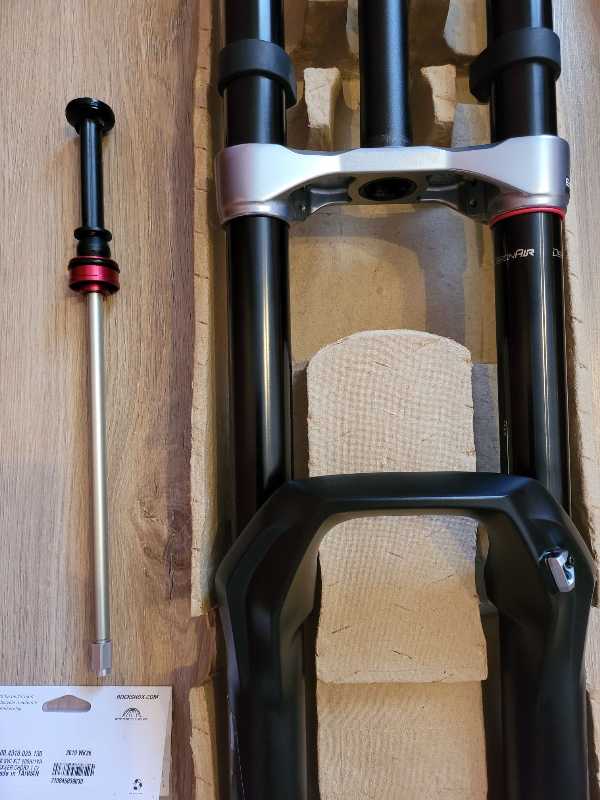 Вилка Rockshox Boxxer 2023г 180 и 200мм пружины, ремка 200ч, вынос
