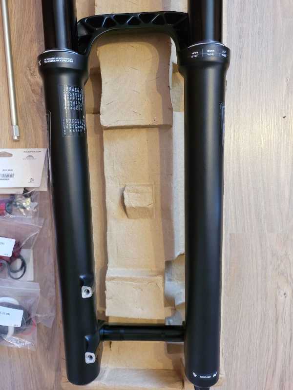 Вилка Rockshox Boxxer 2023г 180 и 200мм пружины, ремка 200ч, вынос