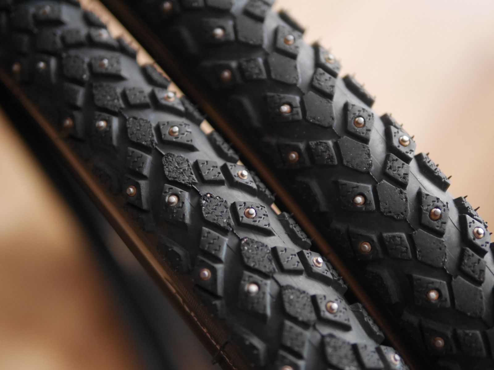 Покрышки зимние Schwalbe Winter Plus 622x40 28x1.6