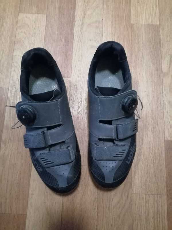 велоботинки.