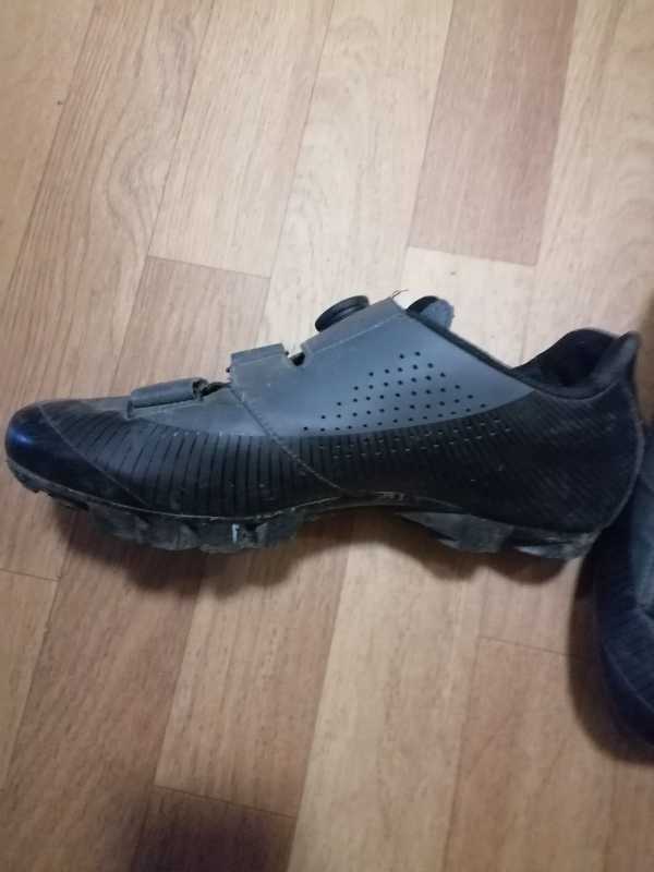 велоботинки.