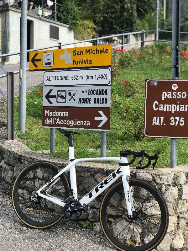 Профессиональный велосипед Trek Madone 9 - карбон