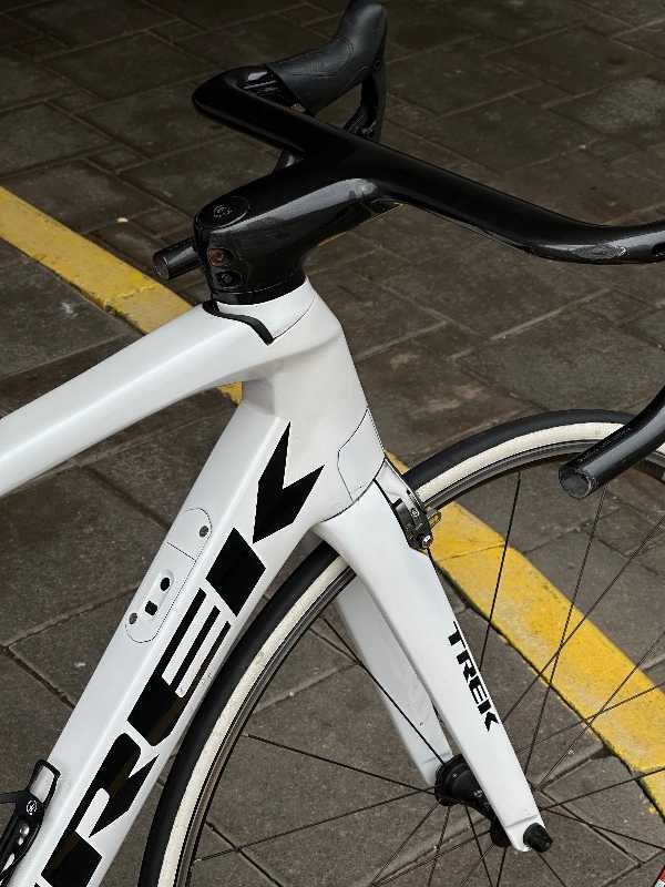 Профессиональный велосипед Trek Madone 9 - карбон