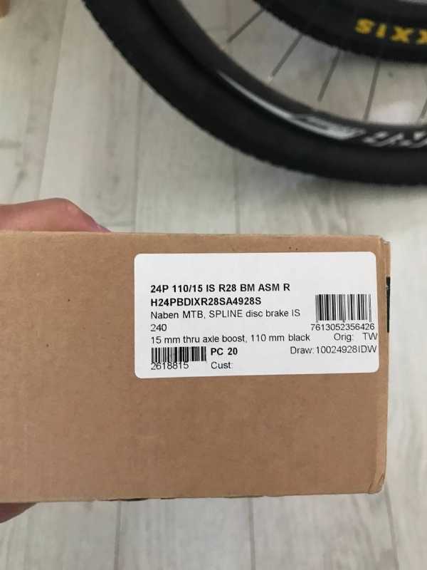 Втулка передняя DT SWISS 240 Straightpull 6B Front Hub Black 28H/15 x 110 mm