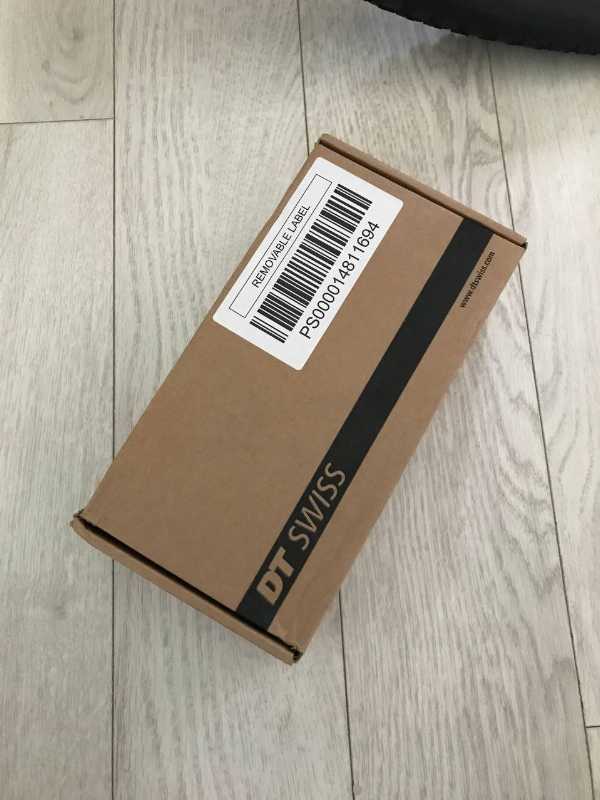 Втулка передняя DT SWISS 240 Straightpull 6B Front Hub Black 28H/15 x 110 mm