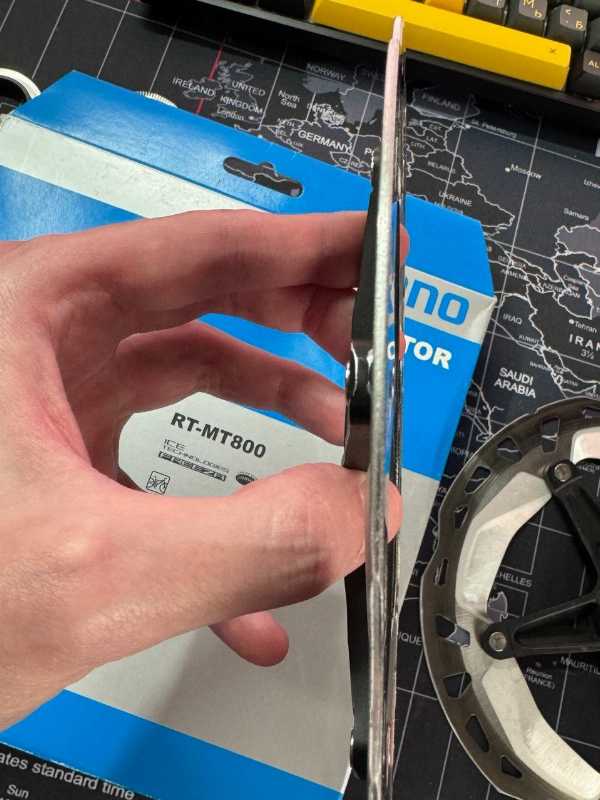 Тормоза Shimano SLX BR-M7120, 4х поршневые, servo wave, ротора RT-MT800 180mm CL, колодки новые N04C + N03A
