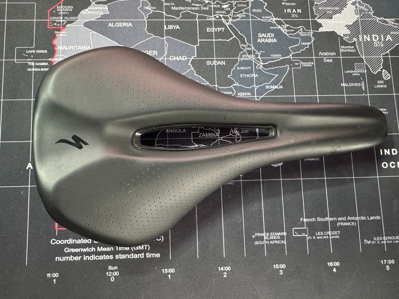 Оригинальное седло Specialized Phenom 155mm