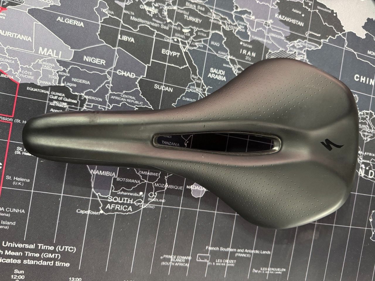Оригинальное седло Specialized Phenom 155mm