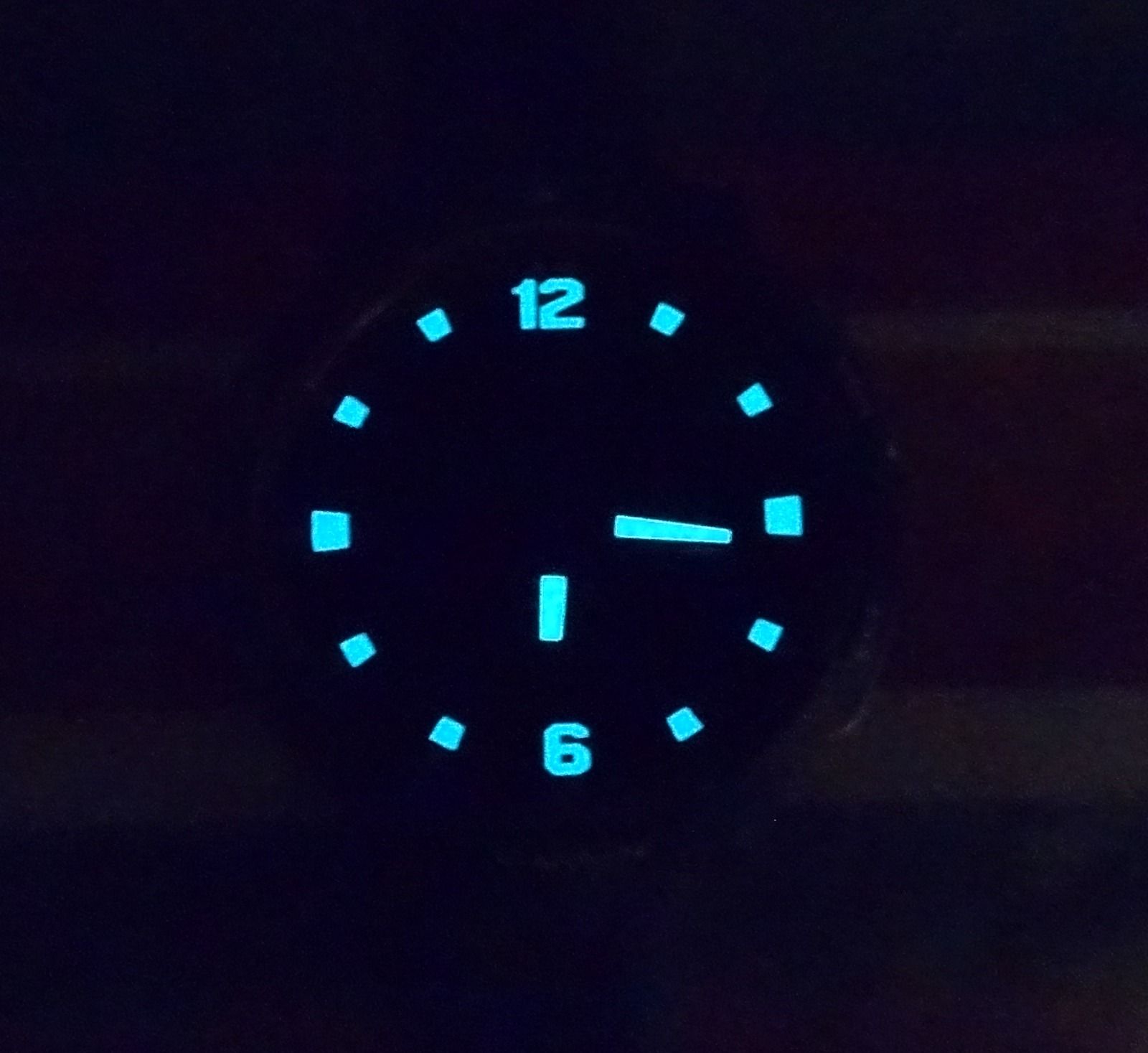 Cпортивно-туристические гибридные часы Garmin