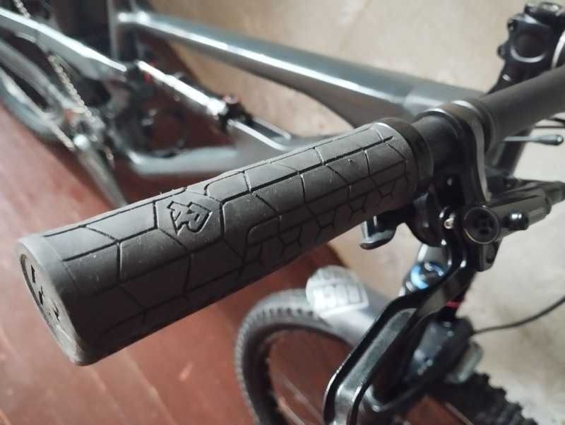 YT Jeffsy 27.5 размер L карбон