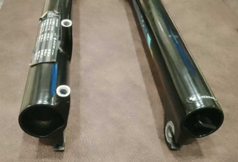 Вилка Rockshox TK Silver Solo Air 100-120mm, под колеса 27.5 дюйма, эксцентрик